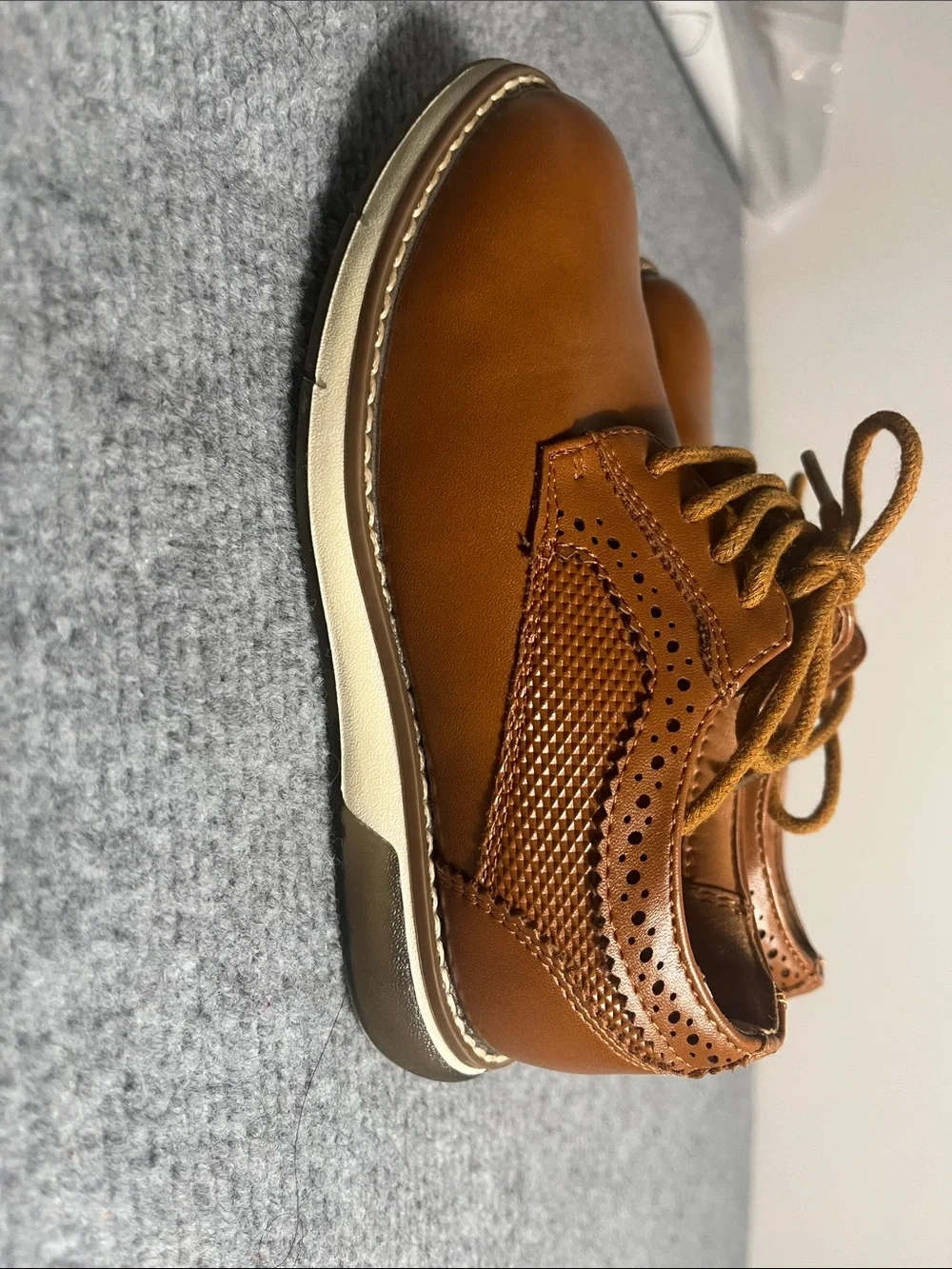 Kids Classic Tan Dress Oxfords - Stylish Lace-Up Shoes. Shoe has some damage.